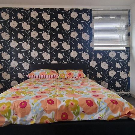 Ritz Place 2 Northolt  Dış mekan fotoğraf